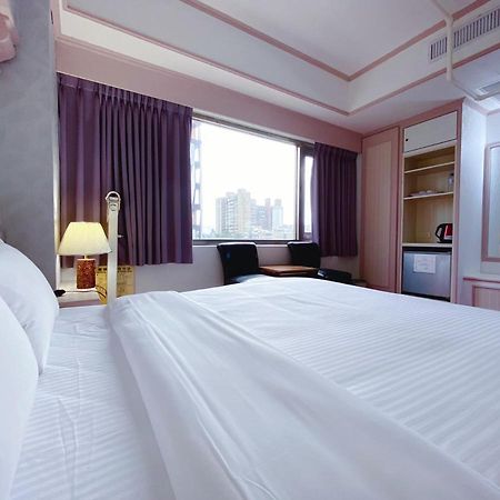 Chrysler Hotel Тайпей Екстериор снимка