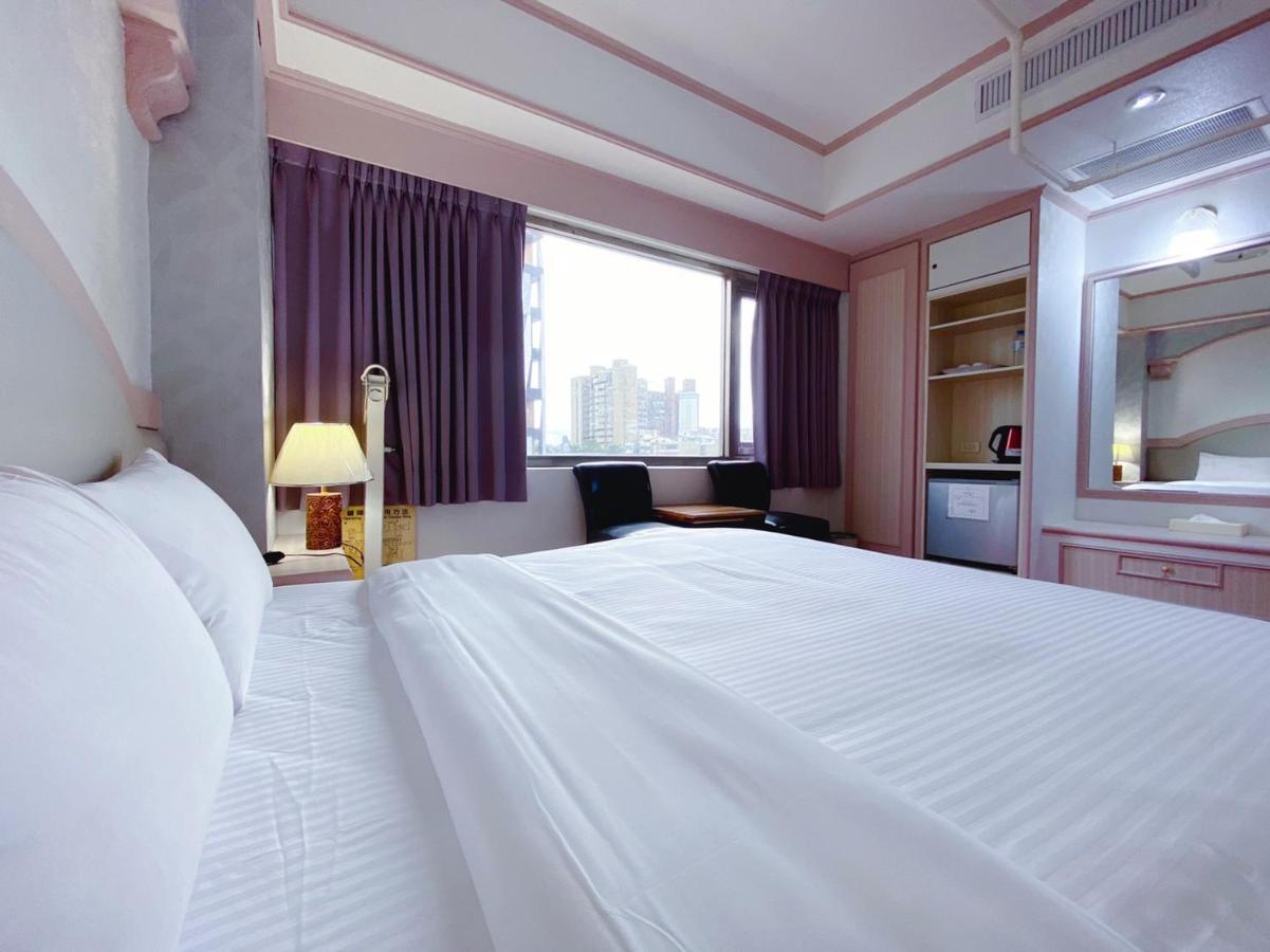 Chrysler Hotel Тайпей Екстериор снимка