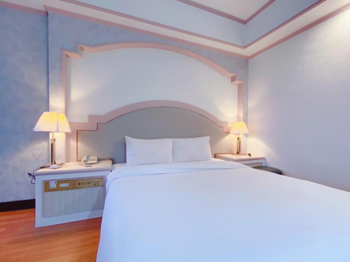 Chrysler Hotel Тайпей Екстериор снимка