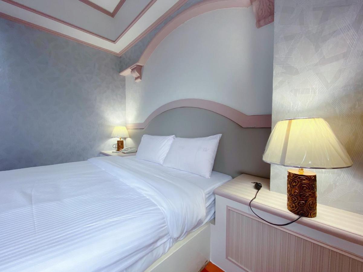 Chrysler Hotel Тайпей Екстериор снимка